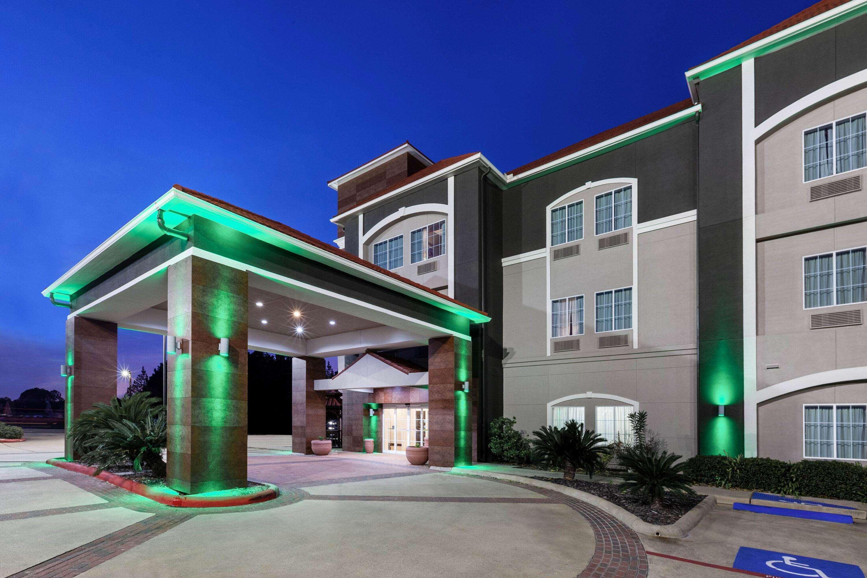 Отель La Quinta By Wyndham Lumberton Экстерьер фото