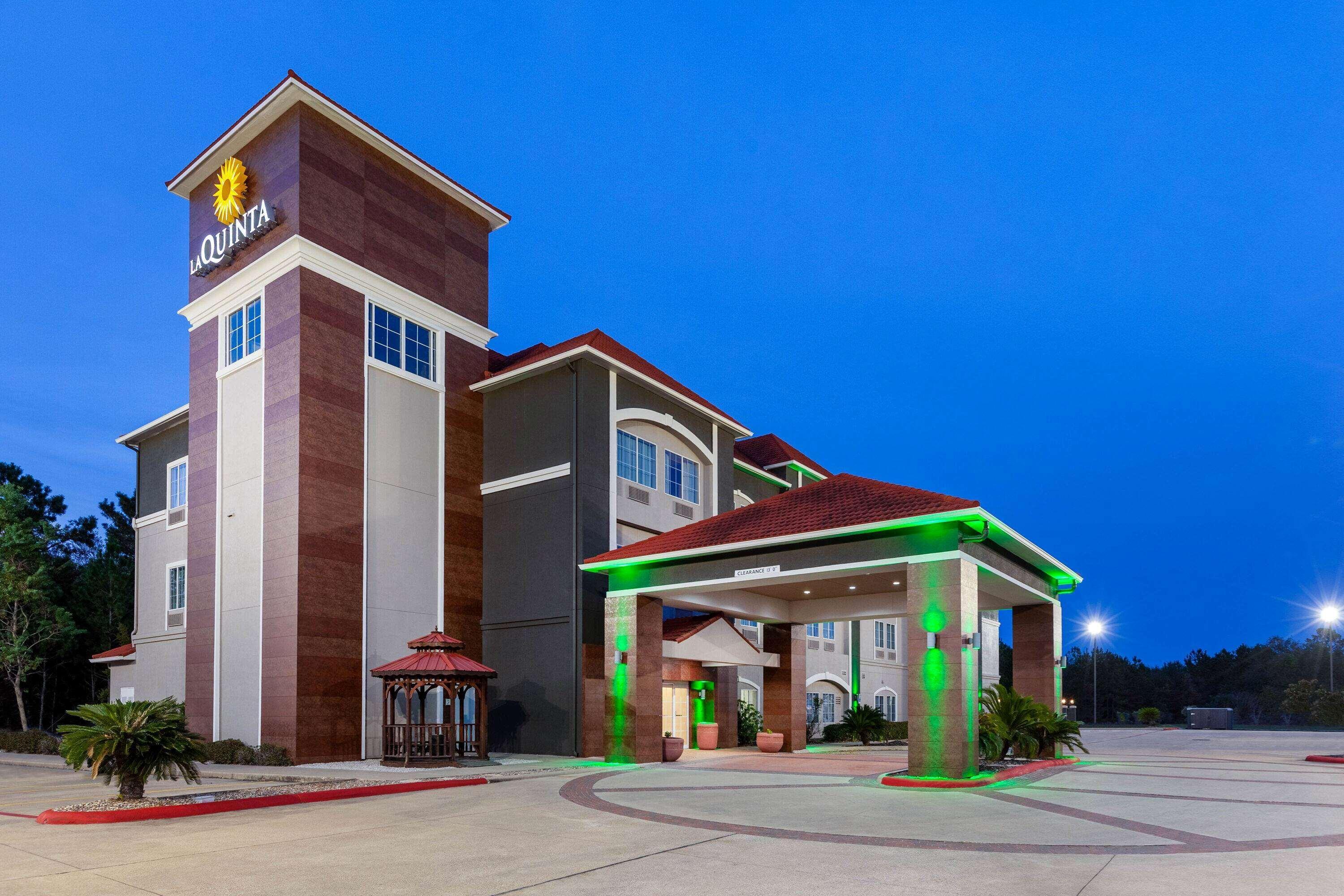 Отель La Quinta By Wyndham Lumberton Экстерьер фото